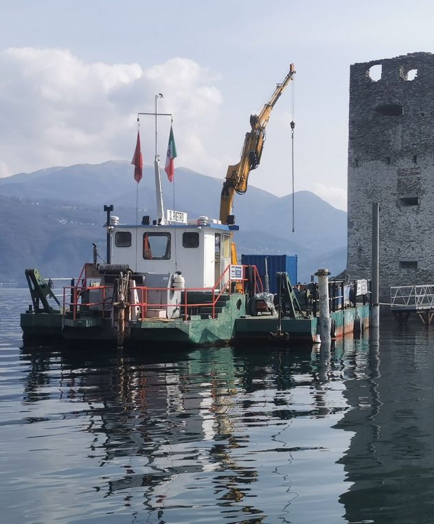 comar è addetto ai lavori di ristrutturazione dei castelli di cannero sul lago maggiore